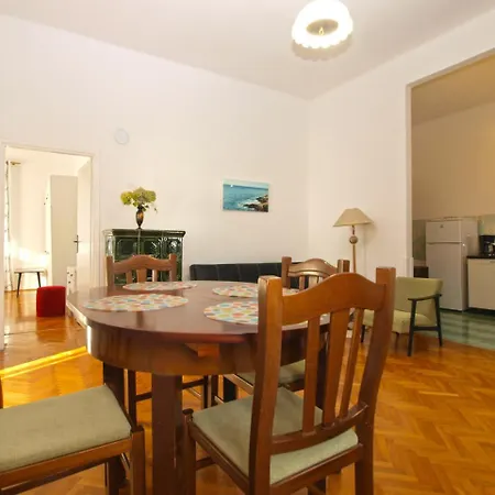 Apartamento Apartment Oriana 792 *